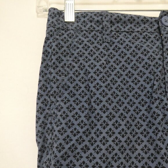 OLD NAVY - size 10 regular | Blue Shorts With Black Pattern Design - Picture 3 of 14